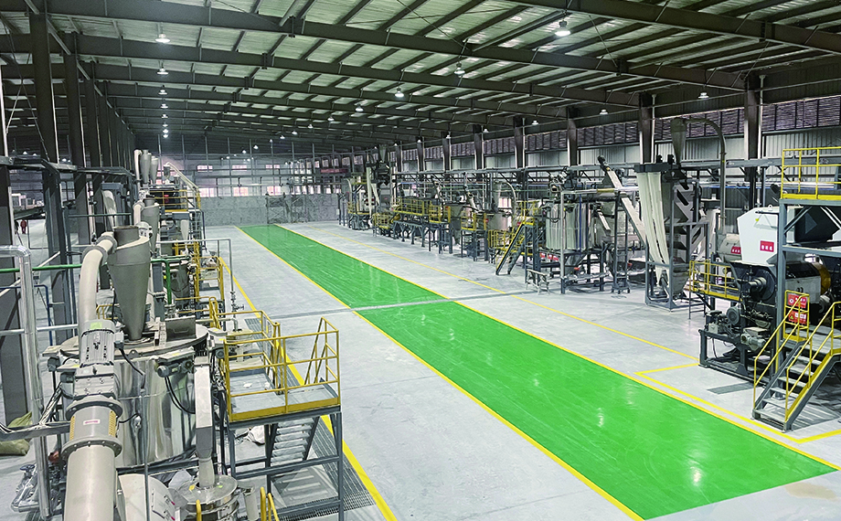 从废旧塑料到环保再生纱线 —— 福建华扬纤纺PET瓶回收清洗线稳步运行