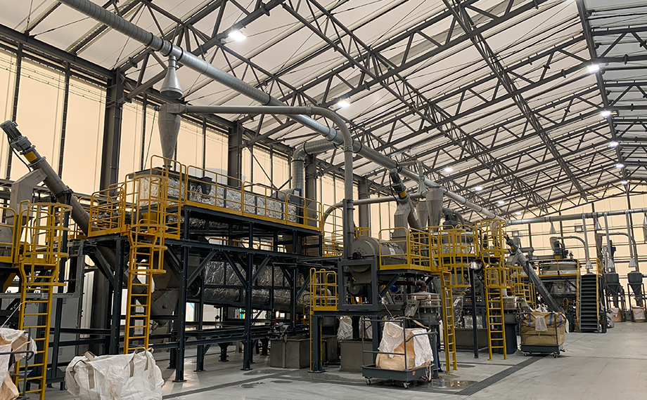 日本 TOYOTA TSUSHO PET 瓶到瓶食品级应用回收清洗线顺利运行